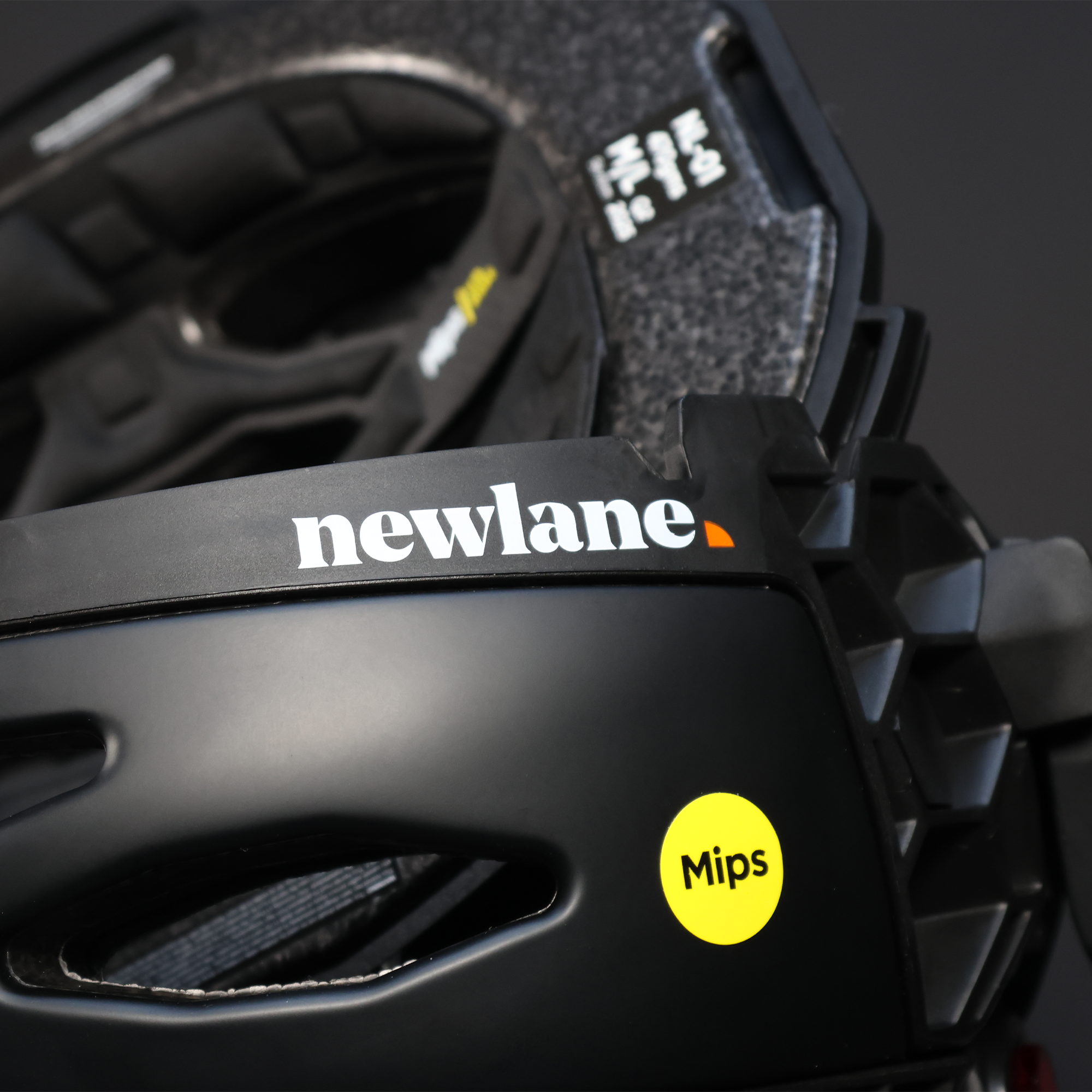 Newlane x Mips – Dark 6